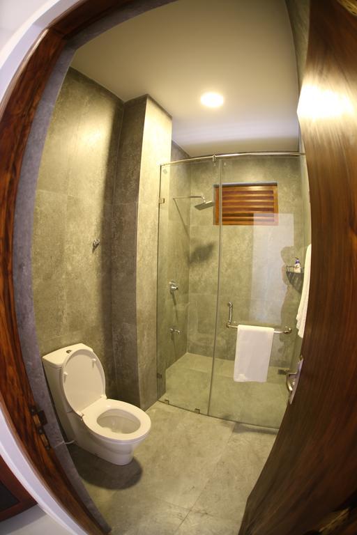 Sapphire Seas Beachfront Hotel Hikkaduwa Ruang foto