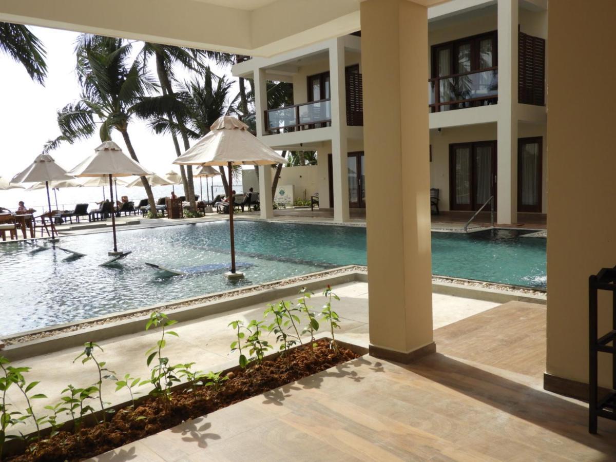 Sapphire Seas Beachfront Hotel Hikkaduwa Bagian luar foto
