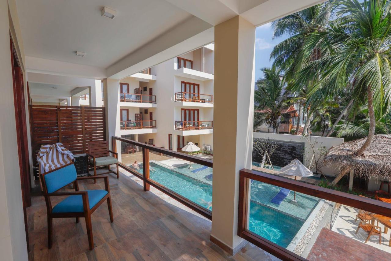 Sapphire Seas Beachfront Hotel Hikkaduwa Bagian luar foto